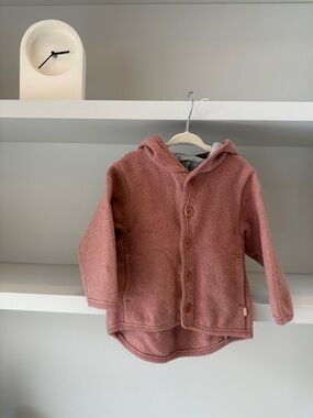 Disana Boiled Wool Kids Hooded Button-Up Jacket in Rose